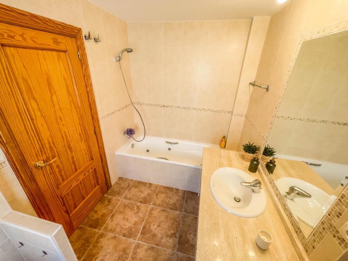 Charming Townhouse With Sea Views & Pool In Altea Villa Calpe Kültér fotó